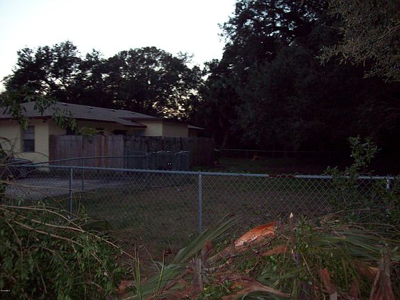 4th image of 129 W West Ct