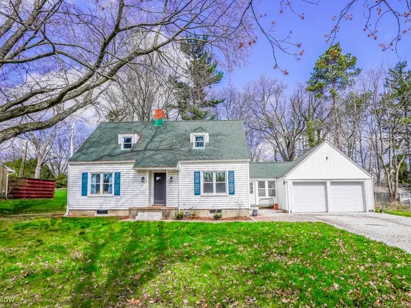 8165 Caroline St NW, Massillon, OH 44646