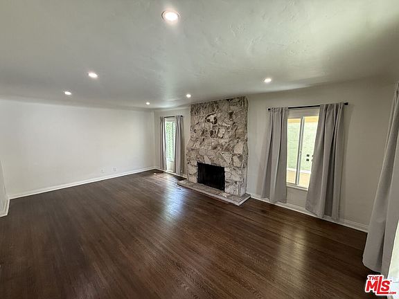 5th image of 1032 S Crescent Heights Blvd