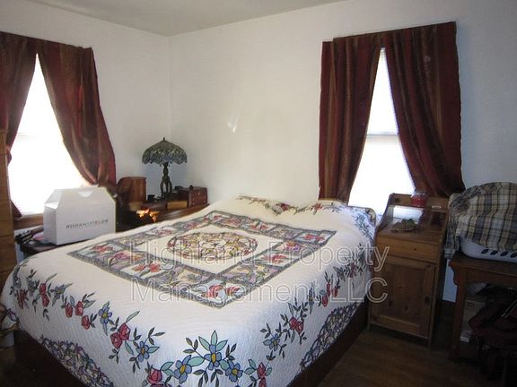 5th image of 322 N Main St