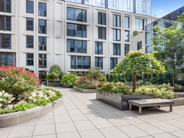 500 West 45th Street image 15 of 16