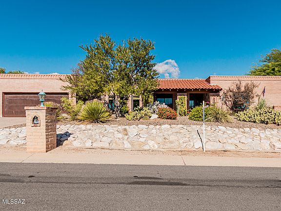 3rd image of 8281 E Crestwood Dr