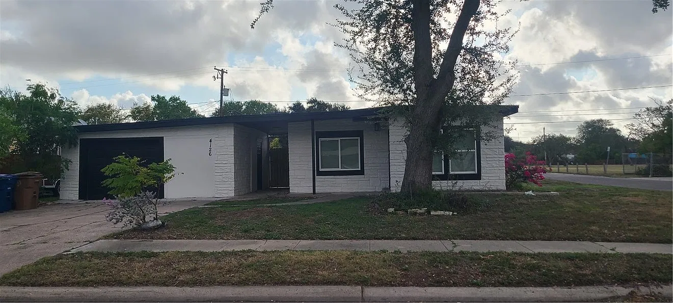 3 bed, 1.0 bath, 1256 sqft, $1,550 — Photo 4