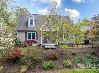 25 N Willow Brook Dr, Asheville, NC 28806