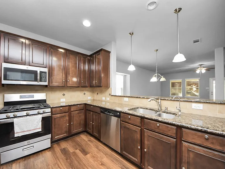 6306 Bain Dr — Photo 5