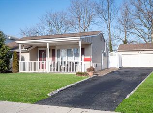 4224 Florence Rd, Bethpage, NY 11714