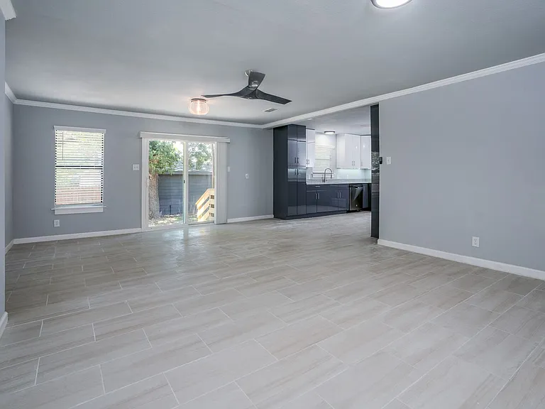 1403 Center St — Photo 6