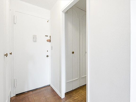 4th image of 110-11 Queens Blvd APT 6M