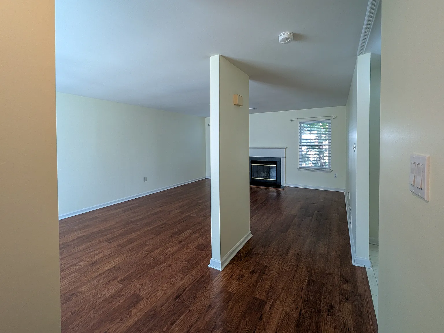 3 bed, 2.5 bath, 1524 sqft, $1,690 — Photo 2