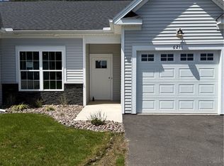 6211 Blossom Rdg, Ontario, NY 14519