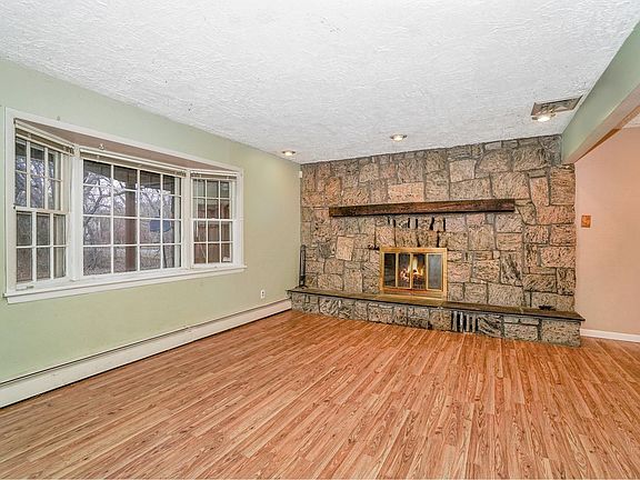 2nd image of 269 Helme Ave