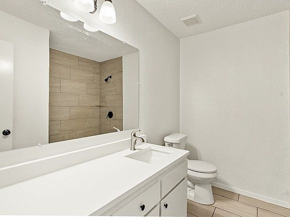 4th image of 7700 Chapin Rd APT 1