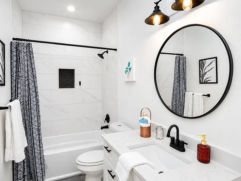 1003 S Olive St — Photo 9