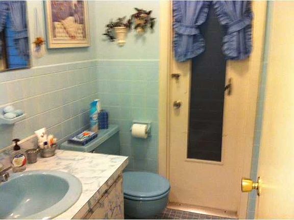 5th image of 6940 NW 16th Ct
