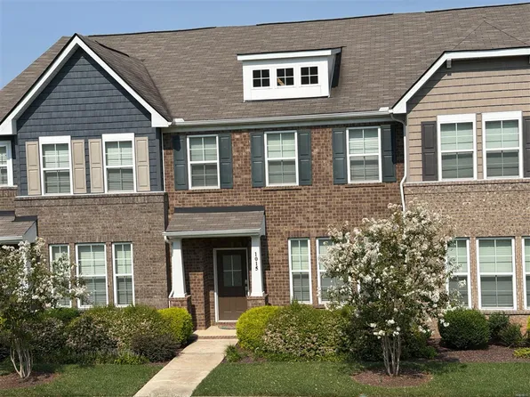 1015 Henley Ln, Gallatin, TN 37066