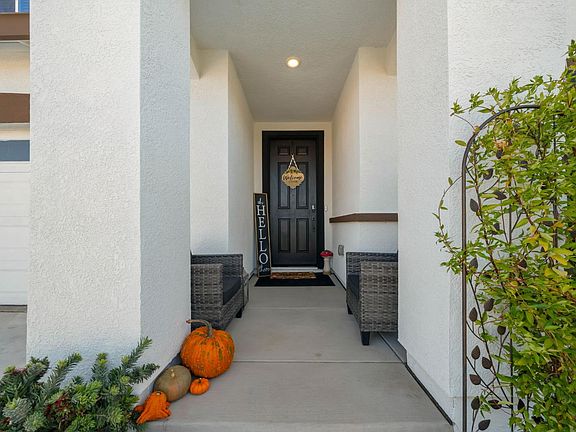 5th image of 1308 Valley Oak Drive