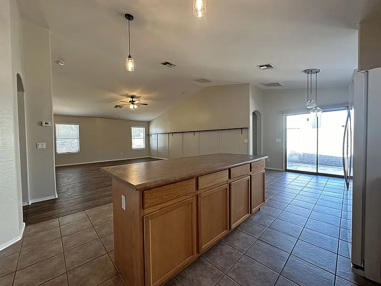 11820 W Banff Ln — Photo 8