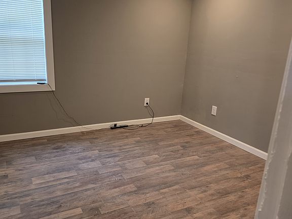 4th image of 2649 Deeb Dr