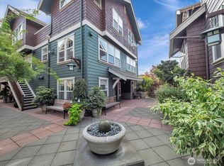 5430 California Ave SW #3-B, Seattle, WA 98136