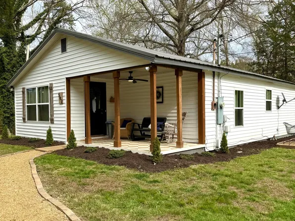 592 Gordy Cir, Tunnel Hill, GA 30755