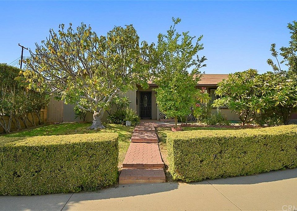1st image of 355 Hallrich St