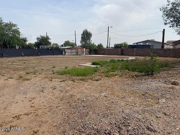 4th image of 502 E Roeser Road