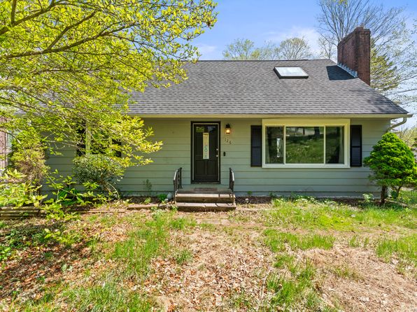 126 Carey Ave, Meriden, CT 06451