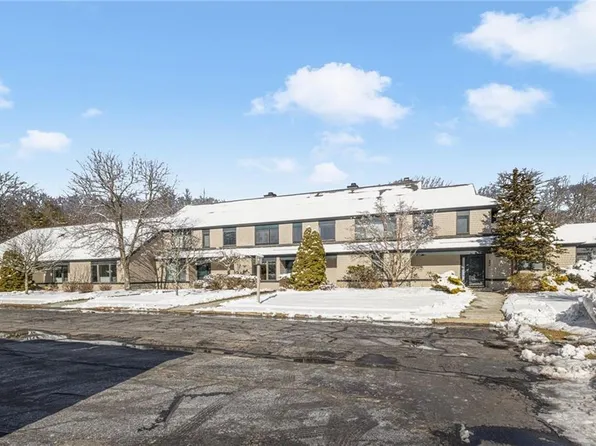 17 Vanderbilt Dr #134, Narragansett, RI 02882