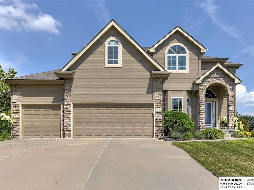 1st image of 3513 S 201st Avenue Cir