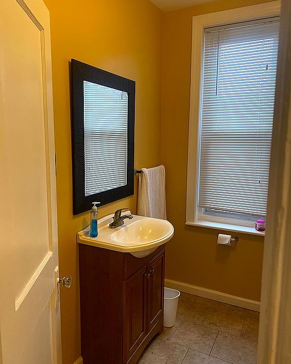 1st image of 2914 W Girard Ave #1