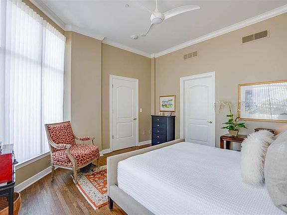 5th image of 2828 Hood St APT 1408