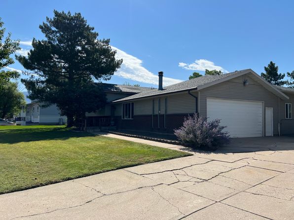 2215 W 2475 N