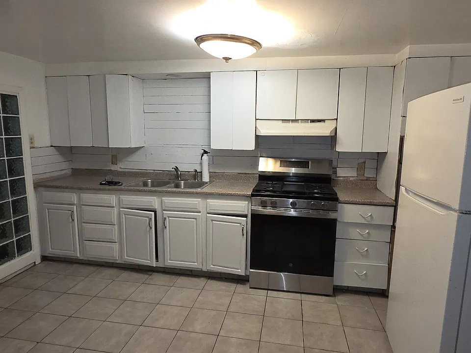 17 Pierce St #4