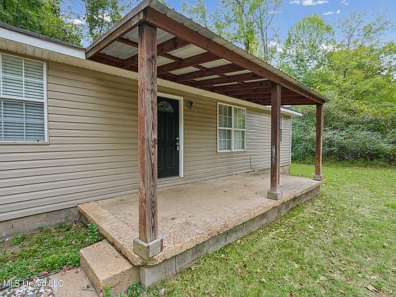 5th image of 14881 Bell Rd