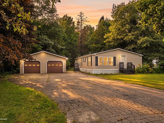 2nd image of 39 Cressy Avenue