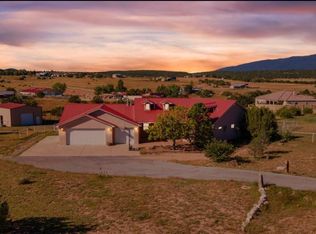 6 Champion Dr, Sandia Park, NM 87047