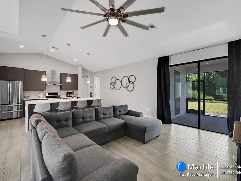 4618 Catalina Ln — Photo 3