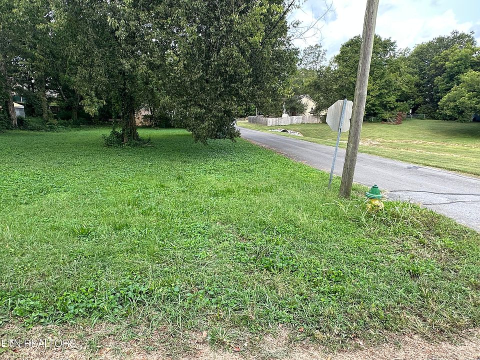 1st image of W Bank Street & S Kilgore St