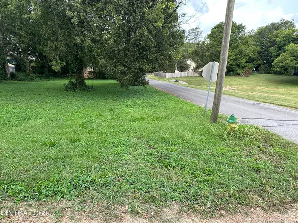 W Bank Street & S Kilgore St, Athens, TN 37303