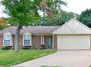 1811 Leafwood Ct, Grapevine, TX 76051