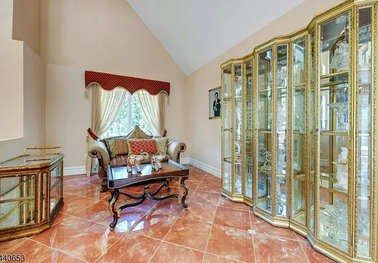 252 Mabel Pl — Photo 10