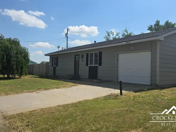 801 Laura Ln, Holcomb, KS 67851