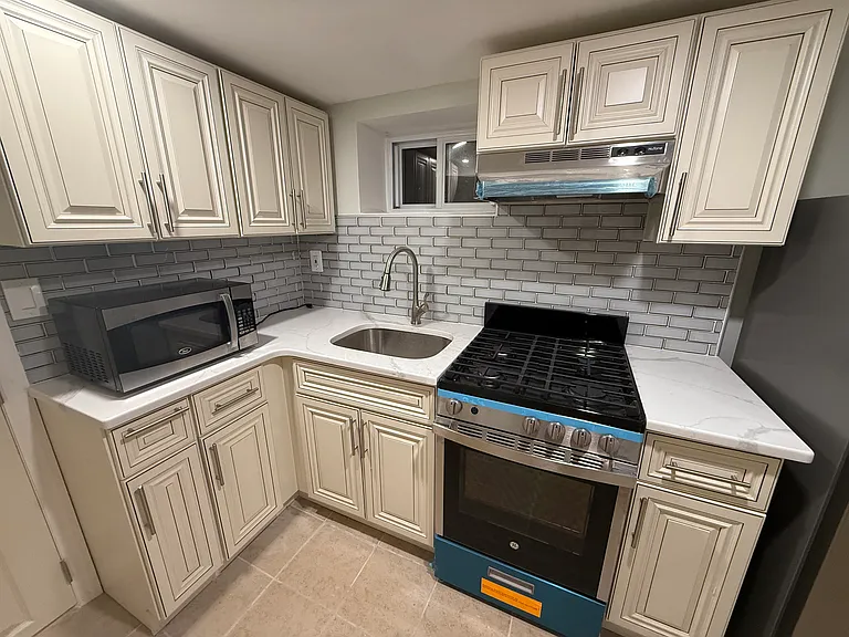 9233 Vanderveer St #1 — Photo 1