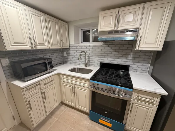 9233 Vanderveer St #1, Queens Village, NY 11428