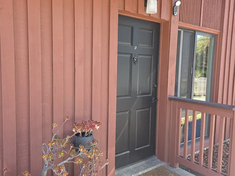 2319 Carleton St #B — Photo 9
