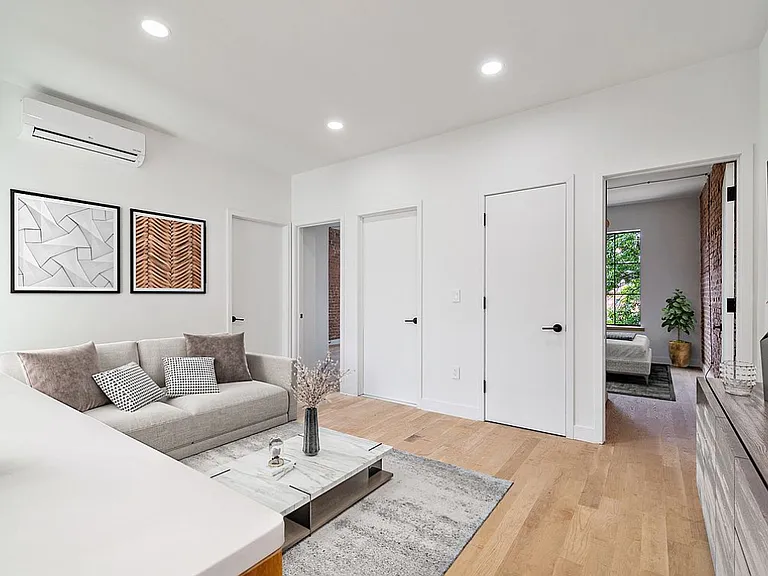 25-09 34th St #PENTHOUSE — Photo 9