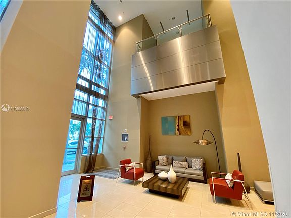 5th image of 300 S Biscayne Blvd #T-3602