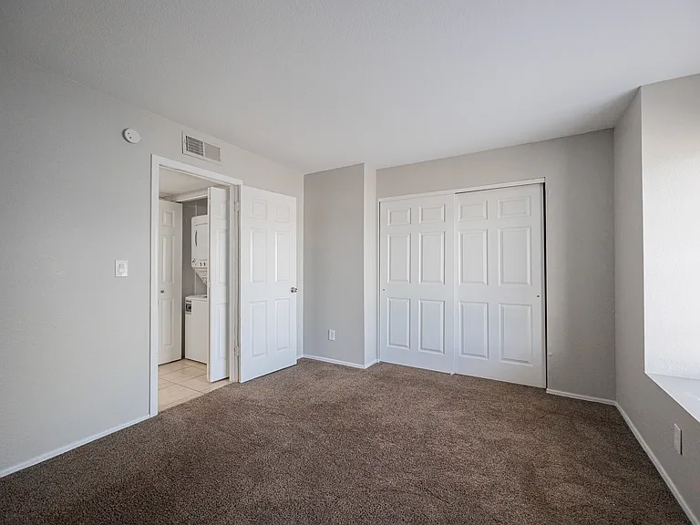 1055 W 5th St #18 — Photo 18