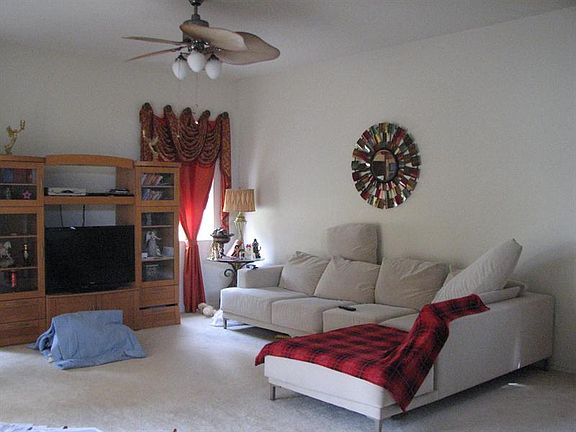 2nd image of 2852 Majestic Isle Dr