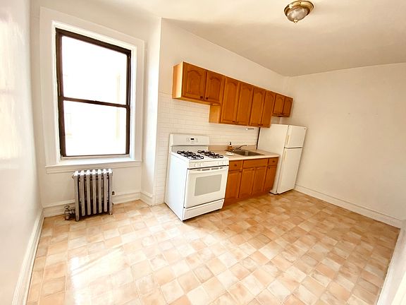3rd image of 28-35 41st St #D44